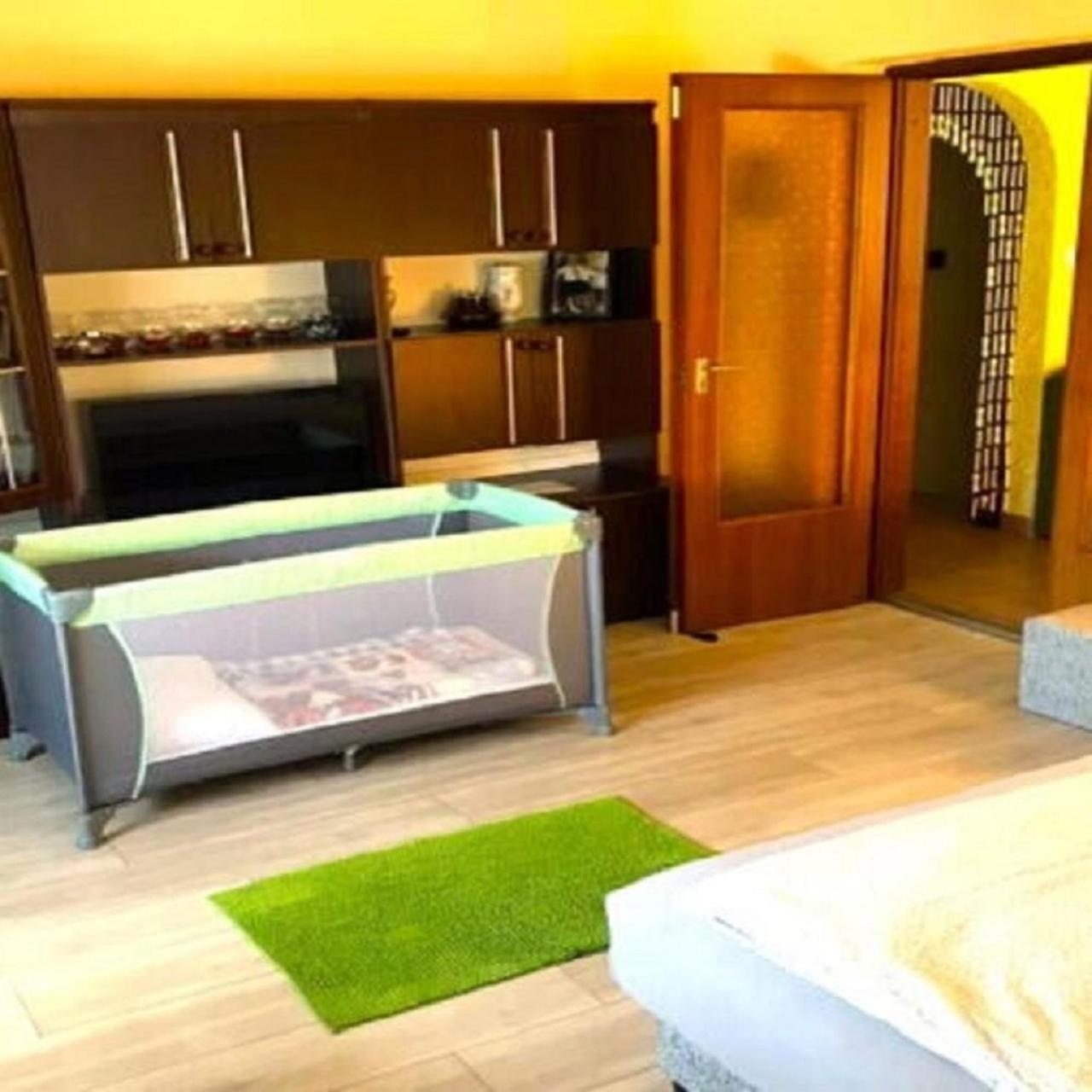 Sziszi nyaralóház Balatonszarszo Esterno foto